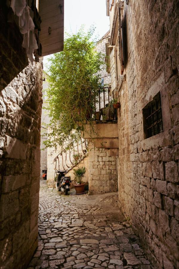 Studio-Appartements Emwey Trogir Luaran gambar
